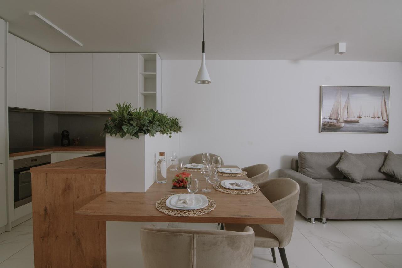 Apartments Adriatic Pearl Трогир Екстериор снимка