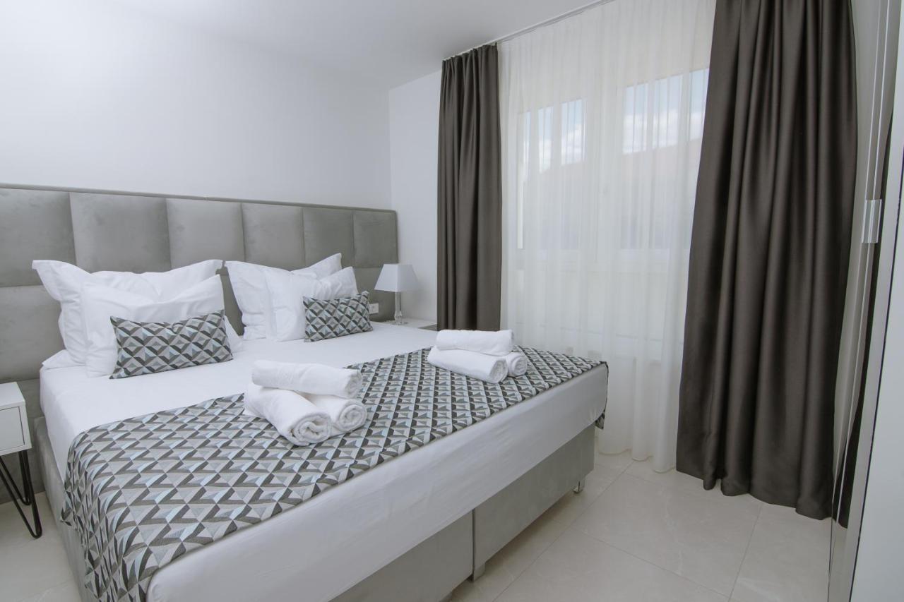 Apartments Adriatic Pearl Трогир Екстериор снимка