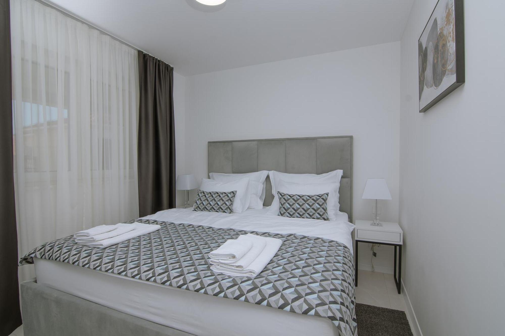 Apartments Adriatic Pearl Трогир Екстериор снимка