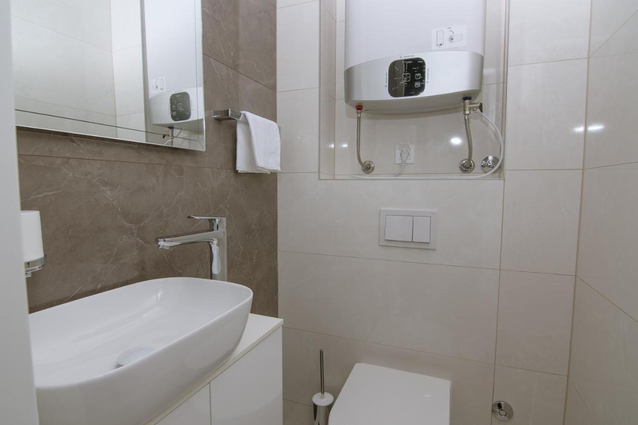 Apartments Adriatic Pearl Трогир Екстериор снимка