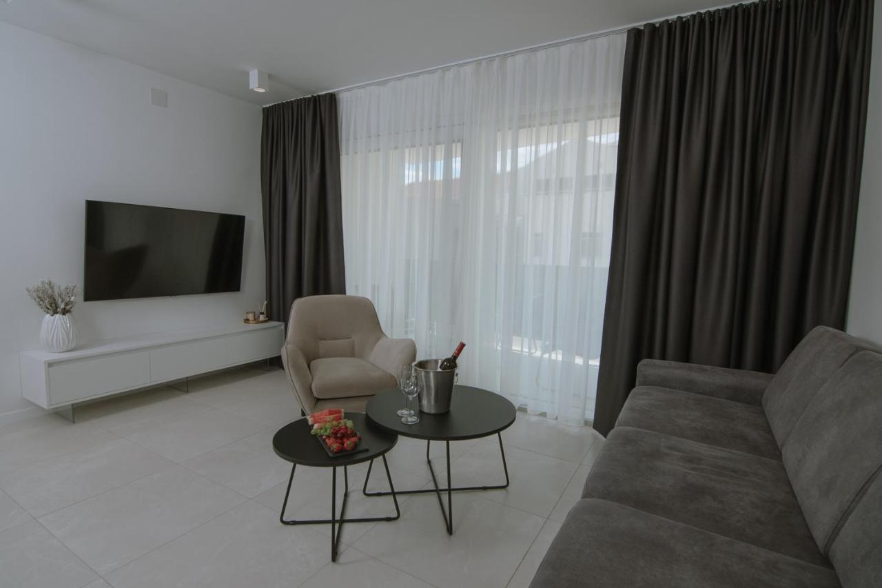 Apartments Adriatic Pearl Трогир Екстериор снимка