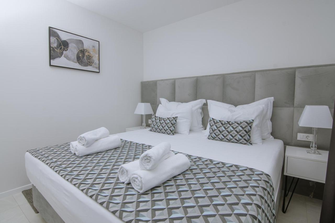 Apartments Adriatic Pearl Трогир Екстериор снимка
